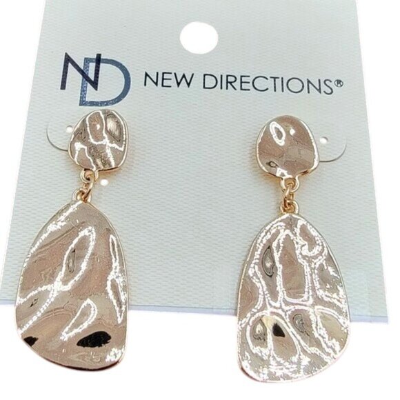 New Directions Gold asymmetrical hammered dangle stud earrings NWT - Picture 2 of 2